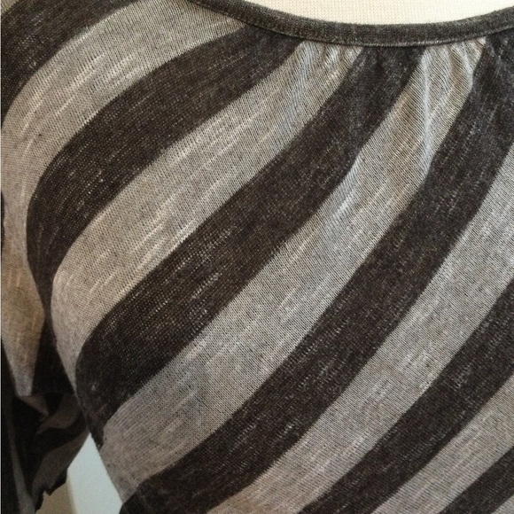 IZ Byer, Medium, Black and gray, short sleeve crew neck top with lace back - Picture 3 of 8